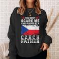 Raised By A Czech Father Father's Day Czech Republic Flag スウェットシャツ 彼女への贈り物