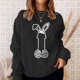 イースターエッグ付きの面白いイースターペニスウサギの耳。 スウェットシャツ 彼女への贈り物