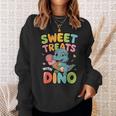 カラフル スイート おやつ 恐竜 かわいい 恐竜 デザート アイスクリーム スウェットシャツ 彼女への贈り物