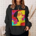 カラフルなドリームスケープ – シュールな顔と抽象的な波 スウェットシャツ 彼女への贈り物