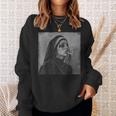 タバコを吸うクールな尼僧、反抗的な尼僧 スウェットシャツ 彼女への贈り物
