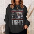 ドナルド・トランプ拳ポンプ We Fight American Flag Trump 2024 スウェットシャツ 彼女への贈り物