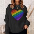 ハート・イン・ザ・カラーズ・オブ・ザ・レインボー スウェットシャツ 彼女への贈り物