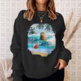 ビーチでのカピバラサーフィンおかしい スウェットシャツ 彼女への贈り物