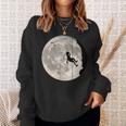 登山、フリークライミング、登山、ボルダリング、月 スウェットシャツ 彼女への贈り物