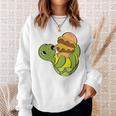 ハンバーガーを食べるかわいいカメ 面白いハンバーガー 長袖tシャツ スウェットシャツ 彼女への贈り物