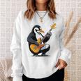 ベースギターを弾くペンギン ペンギン スウェットシャツ 彼女への贈り物