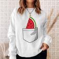 ポケットに入ったスイカのポケットプリントの面白いスイカ。 スウェットシャツ 彼女への贈り物