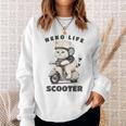 猫 ネコ 白猫 イラスト 原付 スクーター バイク 猫好き バイク好き かわいい おもしろ レトロ Neko Life 長袖tシャツ スウェットシャツ 彼女への贈り物
