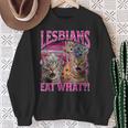 Lesbians Cat Owner Lesbians Eat What スウェットシャツ 年配の女性への贈り物