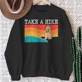 Take A Hike ケアンテリア グラフィック ハイキング スウェットシャツ 年配の女性への贈り物