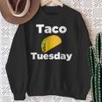 Taco Tuesday Taco Tuesday スウェットシャツ 年配の女性への贈り物