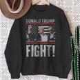 ドナルド・トランプ拳ポンプ We Fight American Flag Trump 2024 スウェットシャツ 年配の女性への贈り物