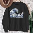 猫がサーフィンをする神奈川の大波 面白い猫の波 かわいい猫、猫好き、かわいい猫 スウェットシャツ 年配の女性への贈り物