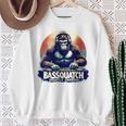 Bassquatch 音楽愛好家のためのサスカッチdjデザイン スウェットシャツ 年配の女性への贈り物