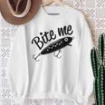 Bite Me 面白いフィッシャーマンフィッシングルアー スウェットシャツ 年配の女性への贈り物