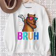 Capybara Gamer Meme Cool Gaming Humor Animal Lover 長袖tシャツ スウェットシャツ 年配の女性への贈り物