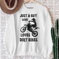 メンズ Just A Guy Who Loves ダートバイク 面白い モトクロス スウェットシャツ 年配の女性への贈り物