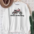 I Ride A Monkey オートバイミニバイクまたはピットバイク スウェットシャツ 年配の女性への贈り物