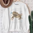 ひげを生やしたドラゴン、バルタゲーム、フトアゴヒゲトカゲ、ポゴナとくつろぐ 長袖tシャツ スウェットシャツ 年配の女性への贈り物