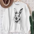 ウッドランド バニー コテージコア 花 春 素朴なイースター スウェットシャツ 年配の女性への贈り物