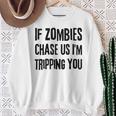 ゾンビに追われたらつまずくよおもしろいハロウィン スウェットシャツ 年配の女性への贈り物