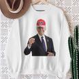 トランプの帽子をかぶったバイデンの陽気なグラフィック 長袖tシャツ スウェットシャツ 年配の女性への贈り物