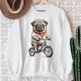 パグ いぬ イラスト パグ好き 犬好き 自転車 かわいい おもしろ レトロ かっこいい スウェットシャツ 年配の女性への贈り物