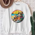 ビーチでドリンクを飲みながらリラックスできるレトロなヴィンテージクールな猫 長袖tシャツ スウェットシャツ 年配の女性への贈り物
