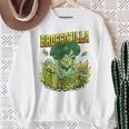 都市を攻撃する巨大なブロッコリーモンスター面白いブロッコリー スウェットシャツ 年配の女性への贈り物