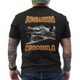 Bombardino Crocodilo イタリアンブレインロットミーム メンズTシャツ バックプリント