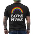 Lgbt フラッグ プライド ポケット レインボー Love Wins パーティー レインボー メンズTシャツ バックプリント