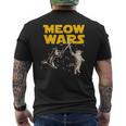 Meow Wars 猫好きのための面白いグラフィック メンズTシャツ バックプリント