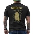 Resist Penguin Resist The Penguin Tariffs T-Shirt mit Rückendruck