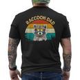 Vintage Retro Wild Animalummerunglass Common Raccoon Dad メンズTシャツ バックプリント