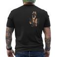 アルザス愛好家のためのポケットに入った面白いジャーマンシェパード メンズTシャツ バックプリント