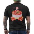 イチゴケーキ スイーツ デザート かわいい 春 パティシエ、普段着、いちご狩り、いちご、ストロベリー、お菓子 メンズTシャツ バックプリント