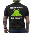 カエルのモチーフ面白いカエルのことわざは私にキスします Frog Motif Frogs Worry Hoppy メンズTシャツ バックプリント