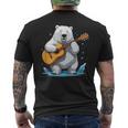 クマがアコースティックギターを弾くクマのギタリスト メンズTシャツ バックプリント