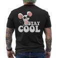 ステイ クール オーサム マウス ウェアリング サングラス 動物 ネズミ メンズTシャツ バックプリント