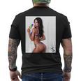 セクシーガールグラフィックtシャツ アイスポップのセクシーなラティーナブーティーガール。 メンズTシャツ バックプリント