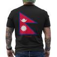 ネパールのネパール国旗のお土産。 メンズTシャツ バックプリント