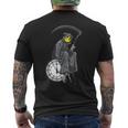 バンクシーの死神時計 メンズTシャツ バックプリント