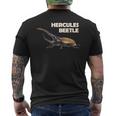 ヘラクレスカブトムシの写真 メンズTシャツ バックプリント