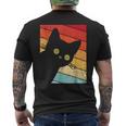 レトロな黒猫、ヴィンテージスタイルの黒猫。 メンズTシャツ バックプリント