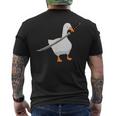 刀を持ったアヒルと剣を持つアヒル 刀包丁 ガチョウ メンズTシャツ バックプリント