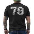 数字 79 ヴィンテージ 1979 誕生日 ヴィンテージ風 メンズTシャツ バックプリント