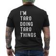 私は Taroです。Taro が行うことを行う。 メンズTシャツ バックプリント