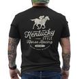 面白いダービーデー、ケンタッキースタイルの競馬 メンズTシャツ バックプリント