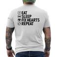 Eatleep Fix Heartsリピート心臓専門医心臓病学 メンズTシャツ バックプリント